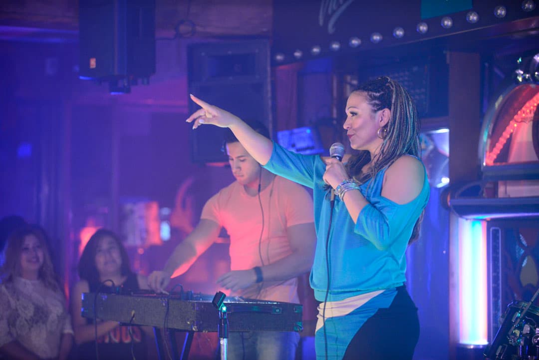 Música, lágrimas, alegrías, tragedias y mucho más es lo que verás en 'Su nombre era Dolores, la Jenn que yo conocí'.