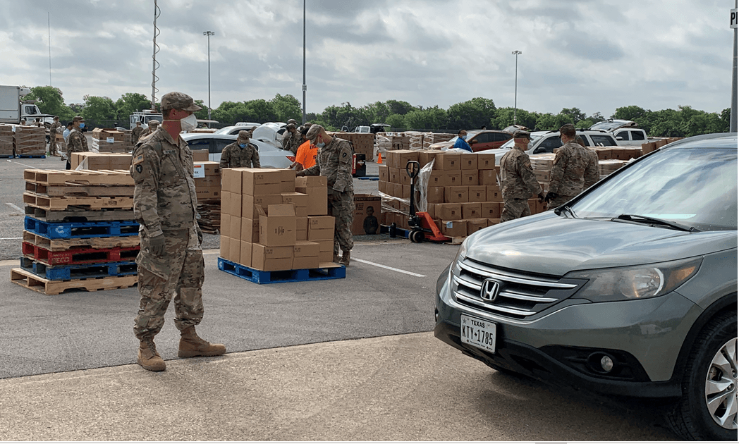 Entregaron 10,000 paquetes de comidas a las familias impactadas por el coronavirus. 
<br>