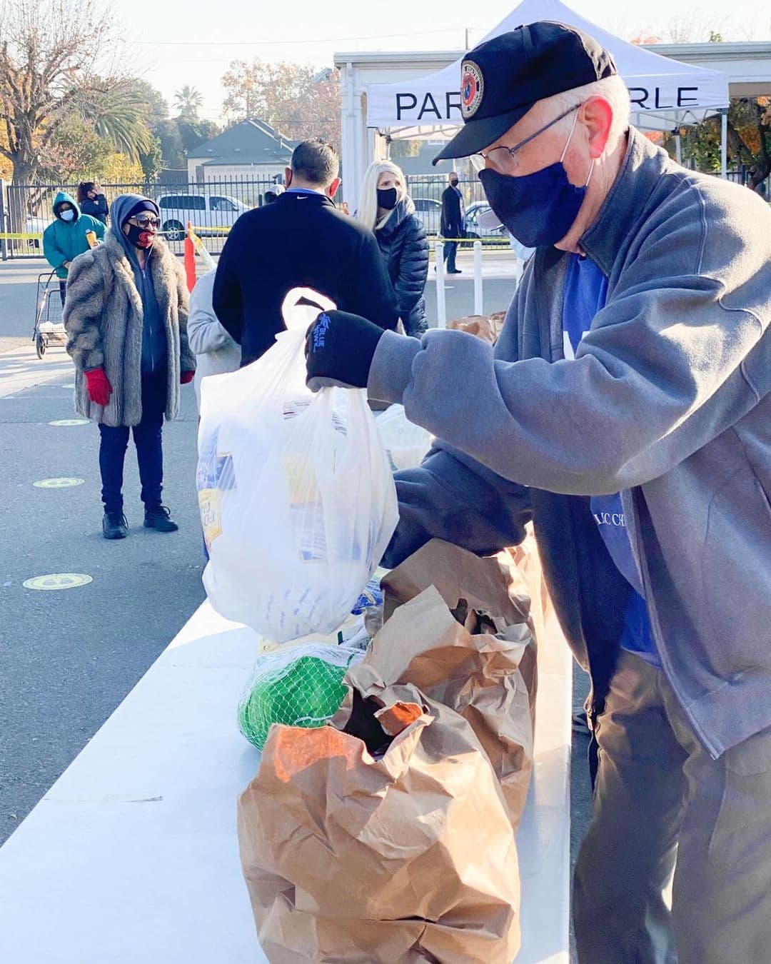 <b>Cúando: 19 de febrero, entre las 9am y 11 am.</b>
<br>
<b>Dónde: </b>Iglesia católica San Paul, 25592 Doughty avenue, 
<b>Tranquility, CA, 93668.</b>
<br>