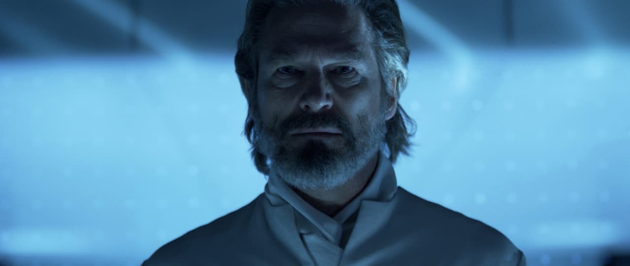 <b>#5 Jeff Bridges</b>
<br>Casi 30 años después de interpretar por primera vez a Kevin Flynn en la primera película de ‘Tron’ (1982), el actor, en ese entonces de 60 años, regresó a la pantalla con la
<a href="https://www.univision.com/entretenimiento/cine-y-series/secuelas-de-peliculas-exitosas-que-honraron-el-legado-del-filme-original">secuela que honró el legado del primer filme</a>.