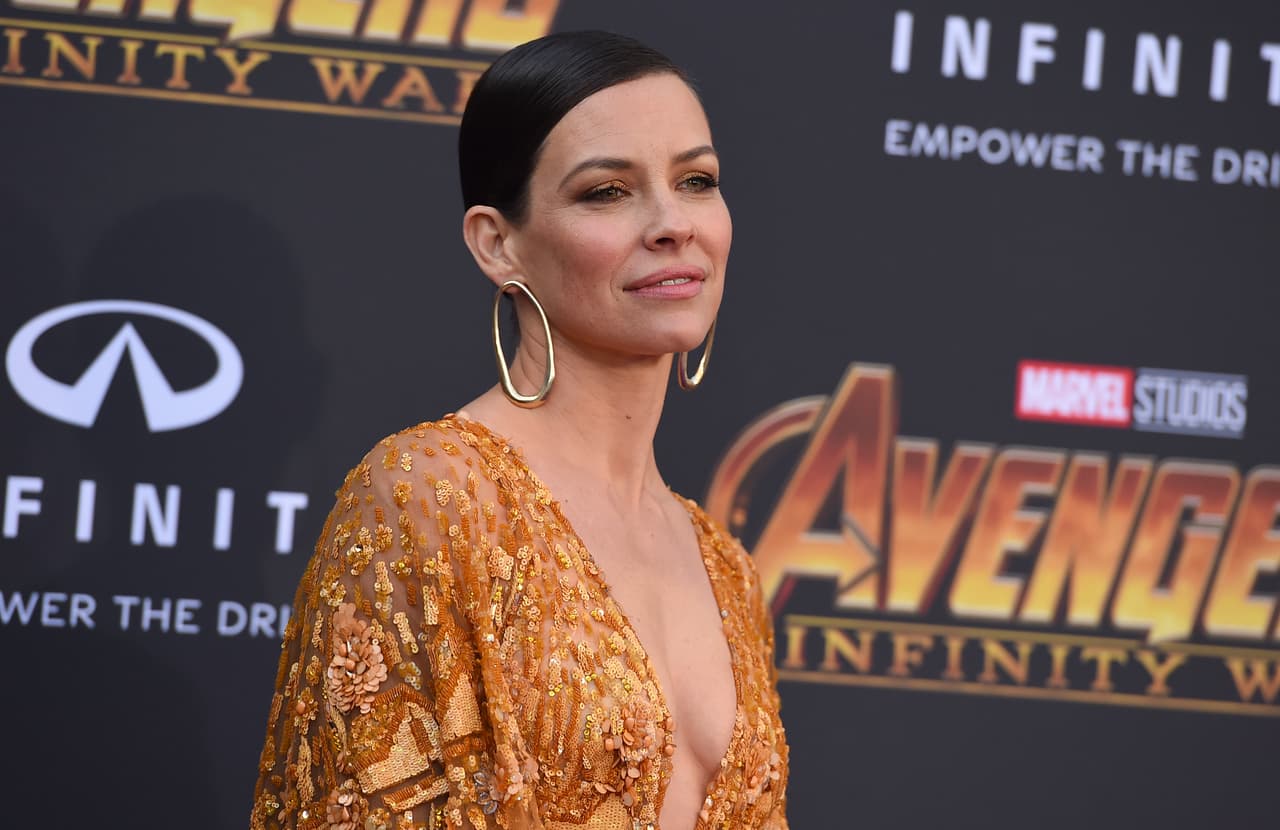 Mundialmente conocida por su papel de Kate Austen en la exitosa serie de Lost, llegó al mundo cinematográfico de Marvel en la película de Ant Man y posteriormente se convirtió en ‘The Wasp’, compañera y amante de Paul Rudd (Ant Man).