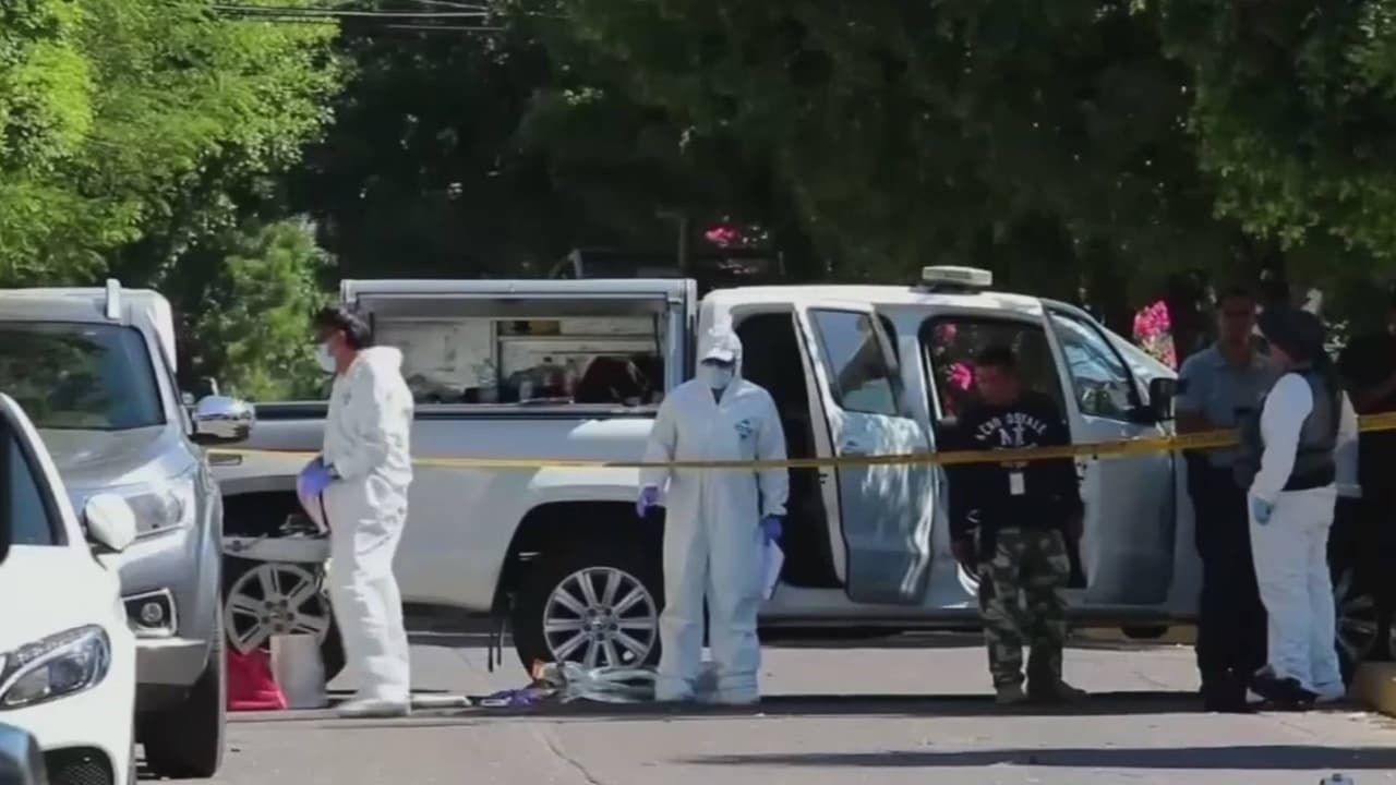 <b>"Reconsidere viajar a":</b>
<br>
<ul>
 <li style="box-sizing: border-box; margin-bottom: 10px;"><b>Estado de Baja California por delincuencia y secuestro.</b></li>
 <li style="box-sizing: border-box; margin-bottom: 10px;">Estado de Chihuahua por delincuencia y secuestro.</li>
 <li style="box-sizing: border-box; margin-bottom: 10px;">Estado de Coahuila por delincuencia y secuestro.</li>
 <li style="box-sizing: border-box; margin-bottom: 10px;">Estado de Durango por delincuencia.</li>
 <li style="box-sizing: border-box; margin-bottom: 10px;">Estado de Guanajuato por delincuencia.</li>
 <li style="box-sizing: border-box; margin-bottom: 10px;">Estado de Jalisco por delincuencia y secuestro.</li>
 <li style="box-sizing: border-box; margin-bottom: 10px;">Estado de México por delincuencia y secuestro.</li>
 <li style="box-sizing: border-box; margin-bottom: 10px;">Estado de Morelos por delincuencia y secuestro.</li>
 <li style="box-sizing: border-box; margin-bottom: 10px;">Estado de Nayarit por delincuencia.</li>
 <li style="box-sizing: border-box; margin-bottom: 10px;">Estado de Sonora por delincuencia y secuestro.</li>
 <li style="box-sizing: border-box; margin-bottom: 10px;">Estado de Zacatecas por delincuencia y secuestro.</li>
</ul>