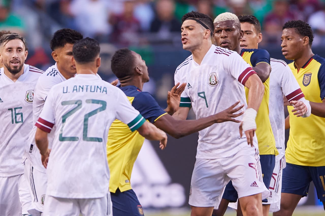 El juego se enfrascó en una fuerte discusión.