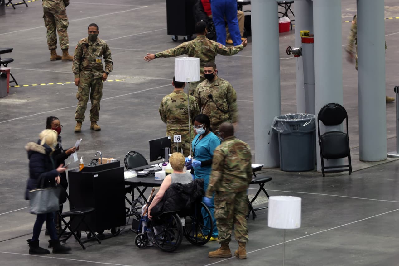 Para más información sobre el proceso de vacunación en Nueva York
<b><a href="https://www.univision.com/local/nueva-york-wxtv/vacuna-covid-19-nueva-york-donde-y-cuando">visita este enlace</a></b>.