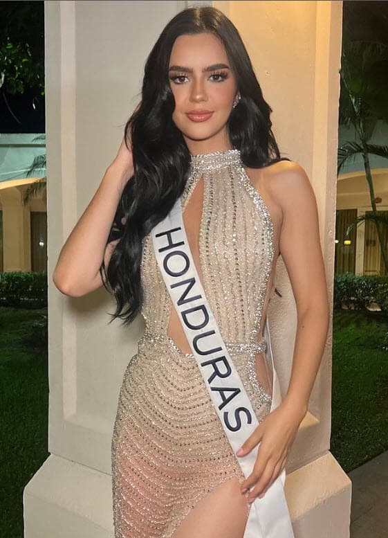 <b>Zuheilyn Michelle Clemente Moncada </b>tiene 22 años y es conocida en su país por ser presentadora de un programa de televisión. Además, es modelo, empresaria y rescatista de animales, reportó el medio hondureño La Prensa.