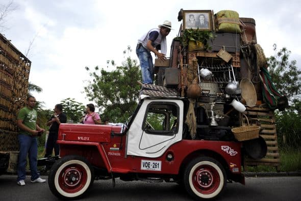 Unos 2,200 'Yipaos', como los lugareños se refieren desde hace medio siglo a los modelos Jeep Willy's de fabricación estadounidense, recorren a diario las empinadas y polvorientas trochas de la Coordillera Central del país.