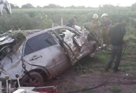 El 25 de febrero de 2015 Ariel Camacho regresaba, junto con cuatro personas más, de una presentación en el poblado de Mocorito, Sinaloa, cuando a la altura de la carretera Angostura-La Reforma, el vehículo se accidentó, ocasionando la muerte del cantante y de una persona más.