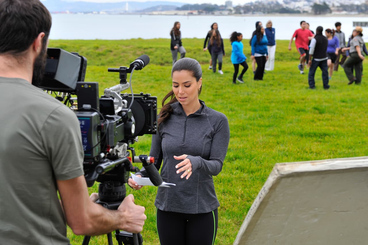 No sólo eso, ya que además de bajar de peso, estos ejercicios permiten corregir la postura.