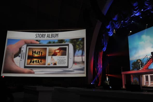 Puedes escoger diferentes lentes a la hora de tomar fotos así como mandar una foto con audio.