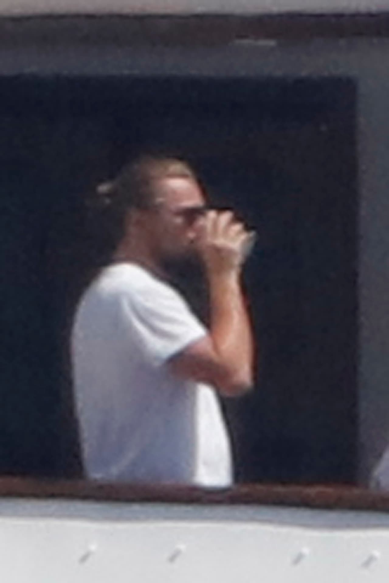 Leonardo DiCaprio y Kelly Rohrbach continúan sus vacaciones con un crucero en el Mediterráneo.