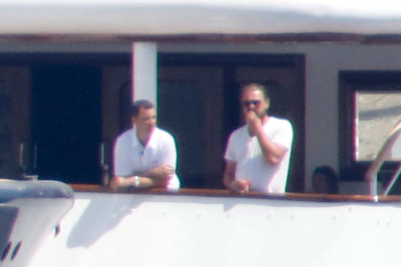 Leonardo DiCaprio y Kelly Rohrbach continúan sus vacaciones con un crucero en el Mediterráneo.