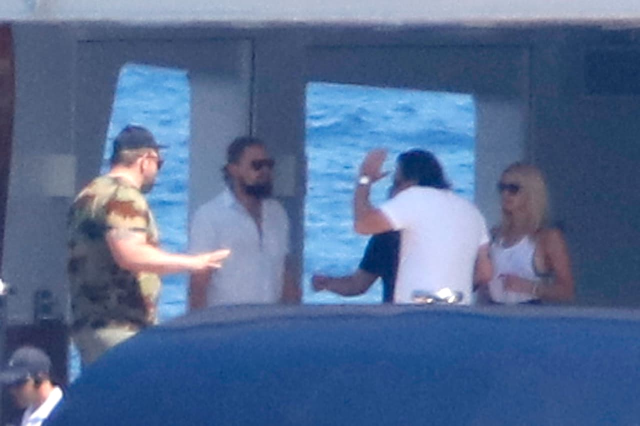 Leonardo DiCaprio y Kelly Rohrbach continúan sus vacaciones con un crucero en el Mediterráneo.