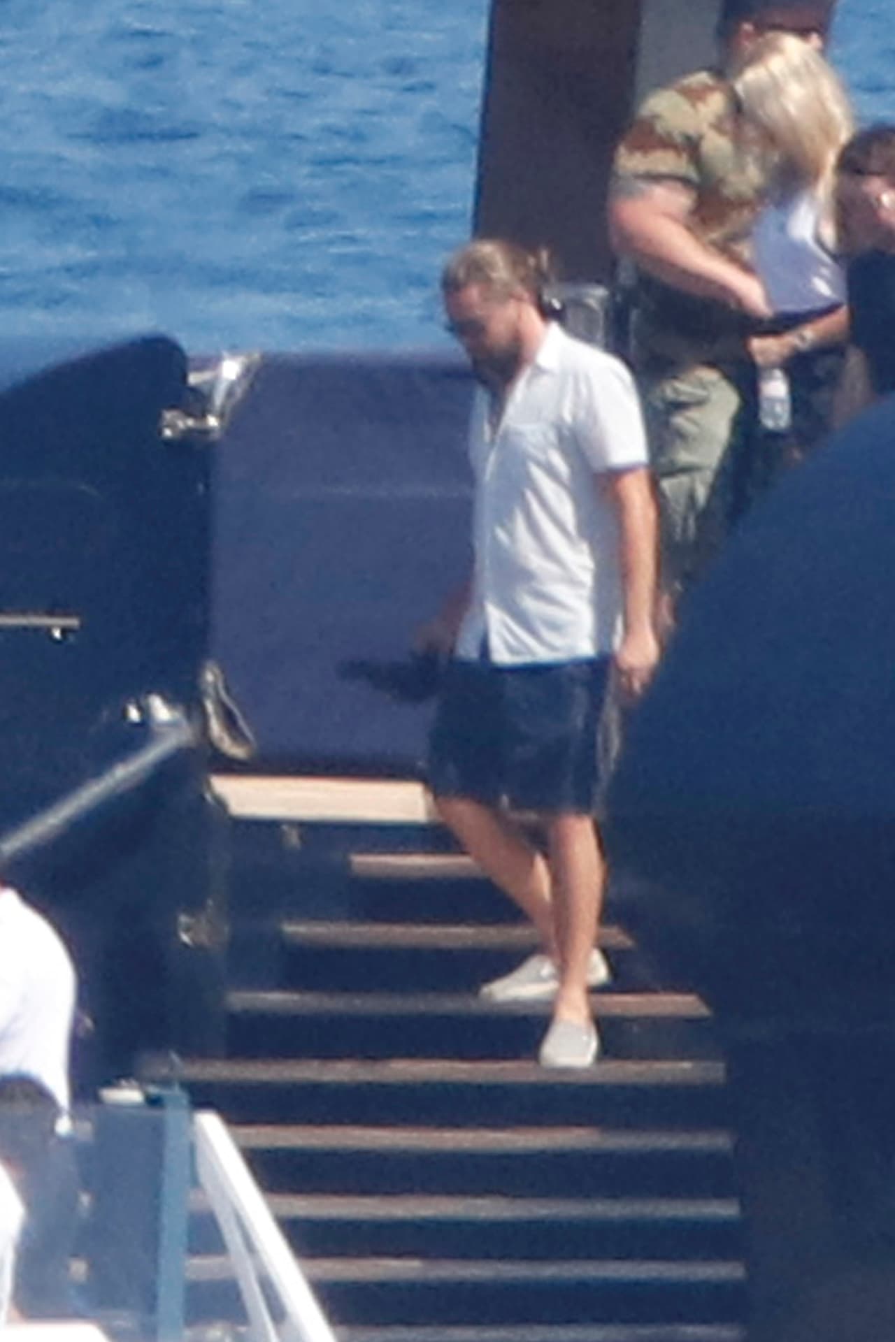 Leonardo DiCaprio y Kelly Rohrbach continúan sus vacaciones con un crucero en el Mediterráneo.
