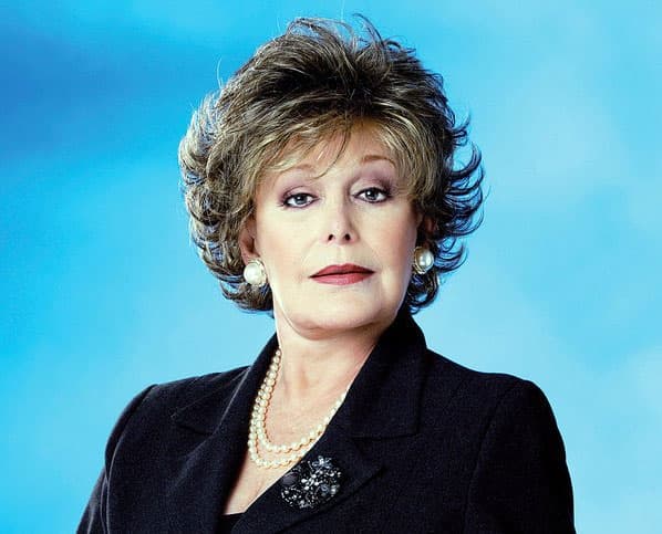 La primera actriz perdió la batalla contra el cáncer que padecía en las glándulas salivales el 21 de octubre del 2013 en la Ciudad de México.