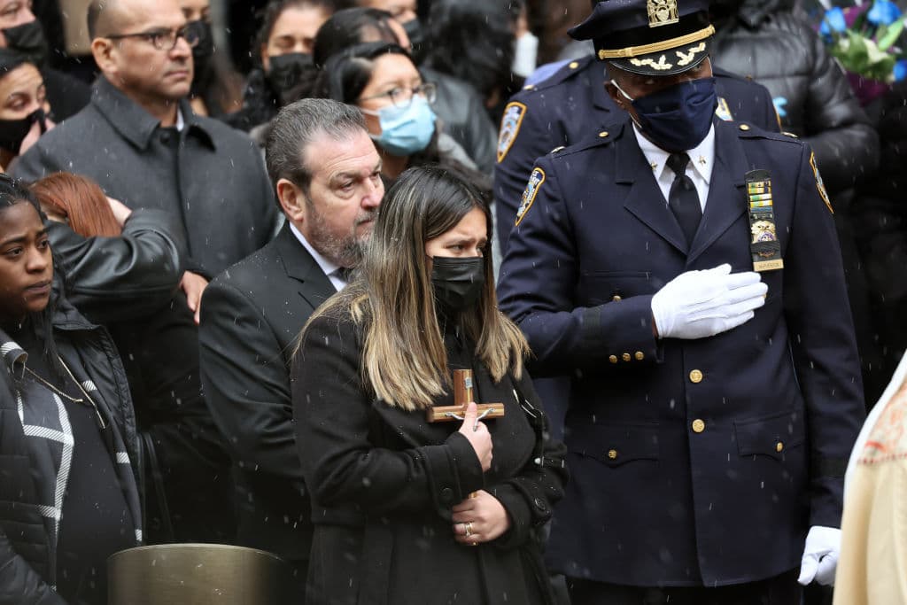 “Esto es probablemente 
<b>lo más duro que jamás haya sentido mi corazón”</b>, dijo entre sollozos su viuda, Dominique Luzuriaga. Y después agregó: "Les daría los buenos días a todos, pero de hecho es la peor mañana de todas"