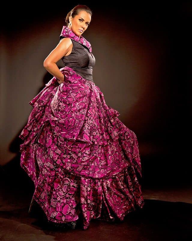 Encausada principalmente en el pop y balada pop, su timbre de voz le permitió incursionar en el género ranchero.