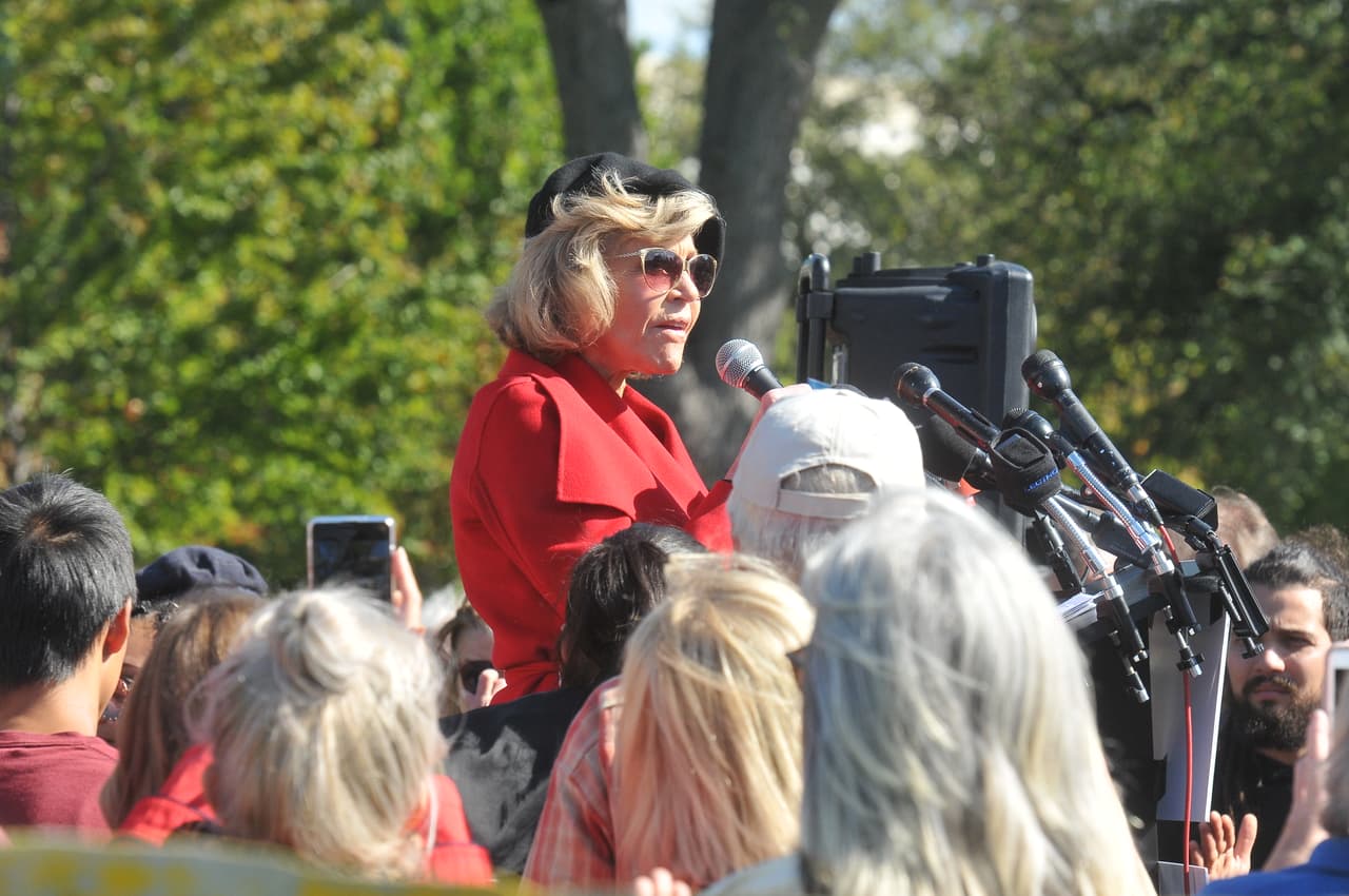 Fonda ha advertido que no le importa ser arrestada las veces que sea necesario, para mostrar su preocupación sobre el cambio climático que afecta al planeta.