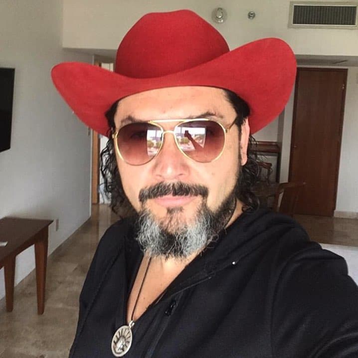 El cantautor mexicano aseguró que tanto él como Ana Bárbara querían tener un hijo más.