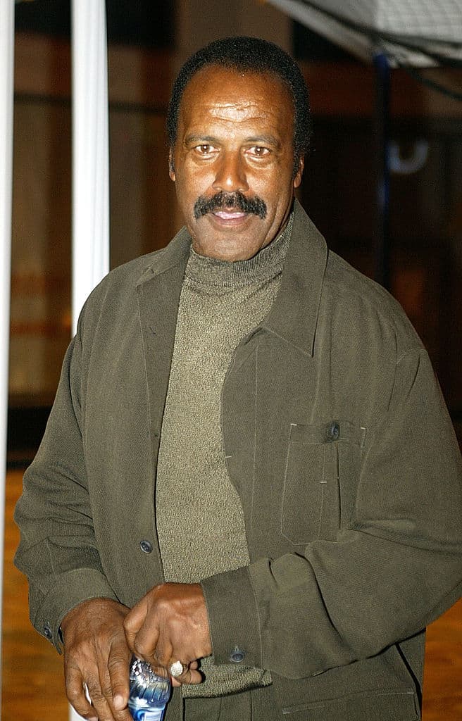 Fred Williamson | Su carrera en el futbol americano destacó cuando llegó a jugar el Super Bowl I como back defensivo de los Kansas City Chiefs.
<br>