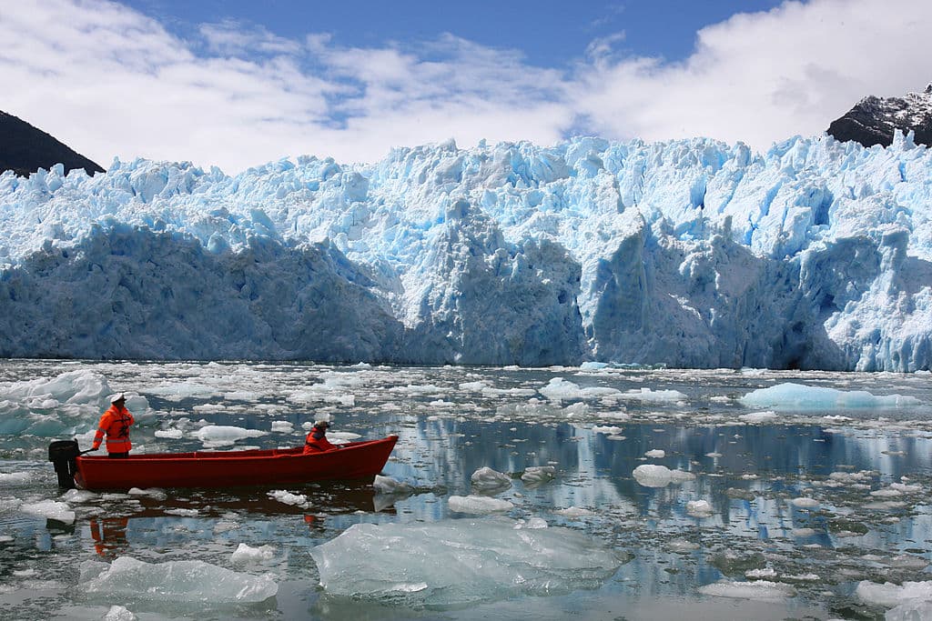 <b>La Región de Aysén, perteneciente a la Patagonia chilena, </b>es un abanico de escenarios naturales que van desde bosques lluviosos, montañas, pampas y lagunas. Todo un lujo para exploradores extremos. | Foto: Getty Images. 
<br>