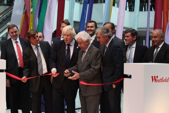 Los encargados de cortar el listón inaugural del sitio fueron: Boris Johnson, alcalde de Londres, y Frank Lowy, presidente de Westfield Group. La cantante Nicole Scherzinger, por su parte, fue quien dio el espectáculo inaugural.