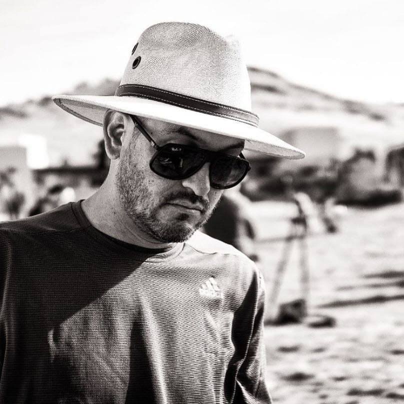 "Muy positivo, tiene aún dolor por la operación, pero es un hombre muy fuerte, está tranquilo y confía en que saldrá adelante".
<br>