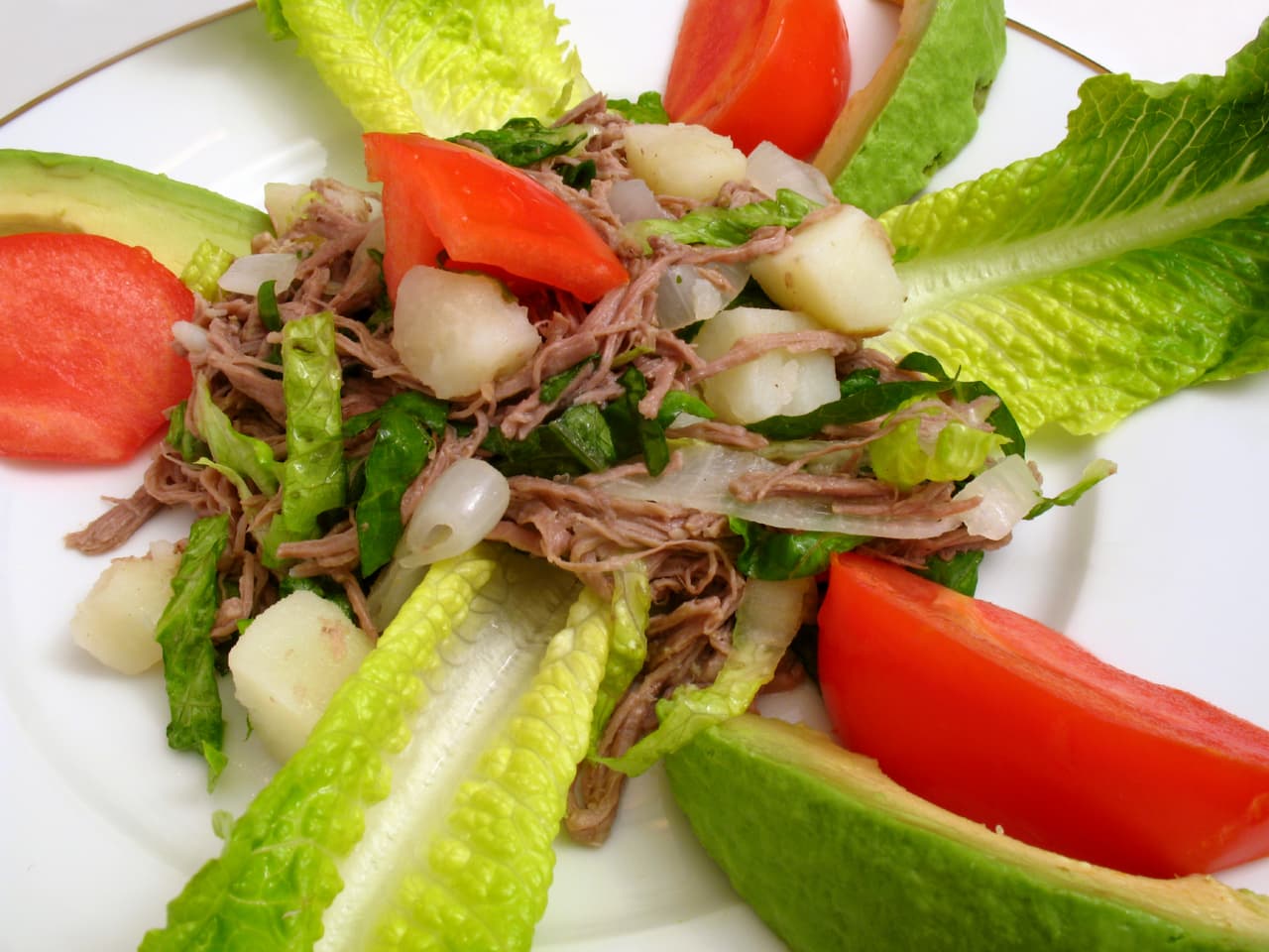 También puedes deshebrarla y hacer con ella un rico salpicón.