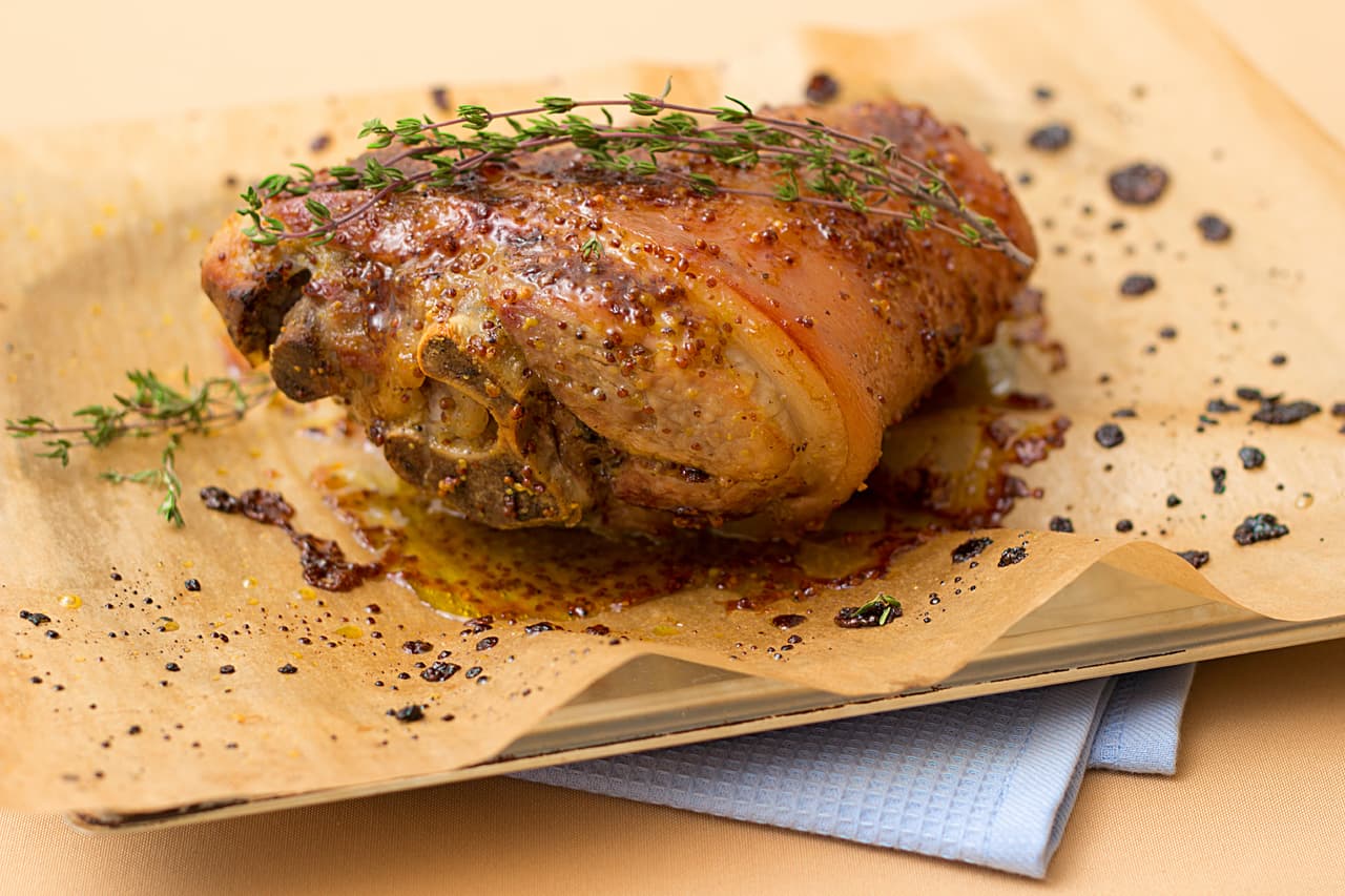 Este corte es un poco seco, por eso de debe cuidar mucho su cocción. Una de las mejores formas de cocinarlo es en el horno.