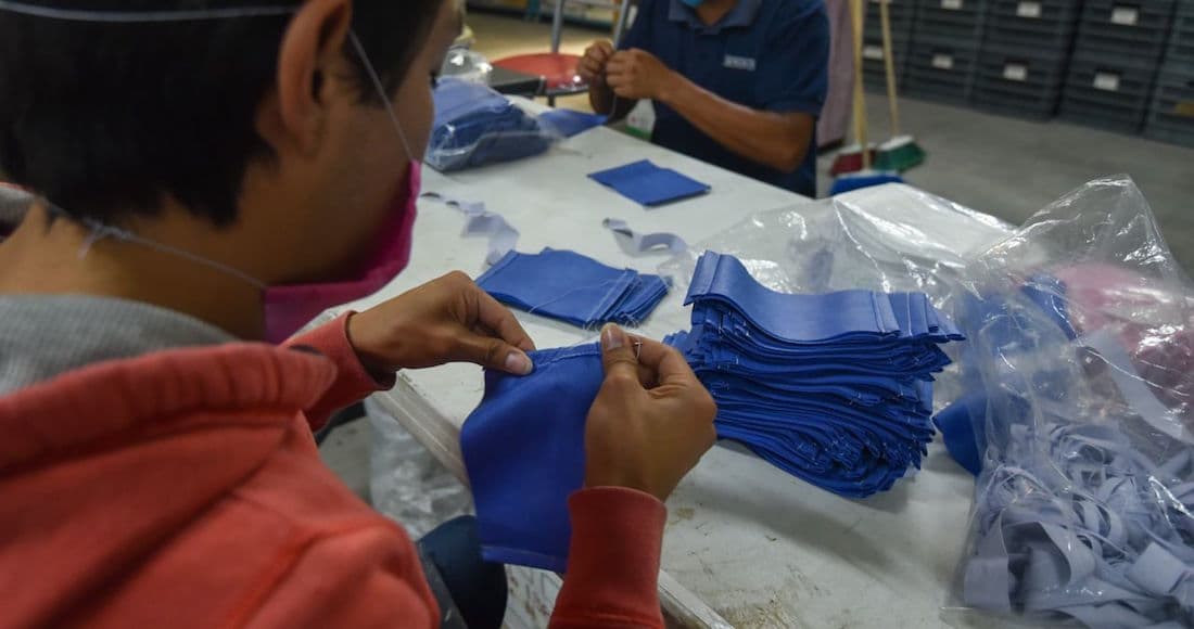 Aún así, la empresa está buscando quién pueda donar para poder aumentar la producción de cubrebocas aunque eso implique que ellos pongan una parte.