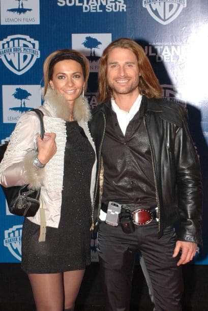 A pesar de que al inicio sólo era una crisis de pareja, el amor se les acabó y el 13 de abril del 2011 anunciaron su divorcio tras cuatro años de matrimonio.