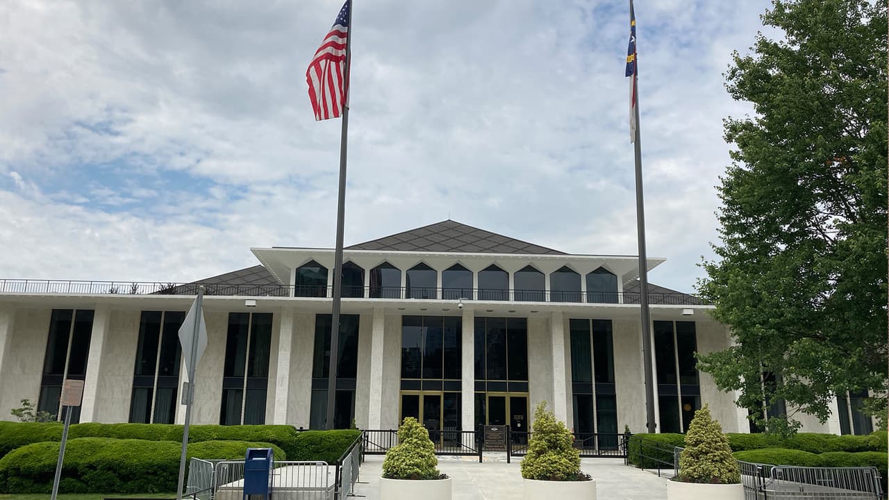 Pago de $ 1,500: Cámara de Representantes rechaza bono para desempleados que encuentren trabajo