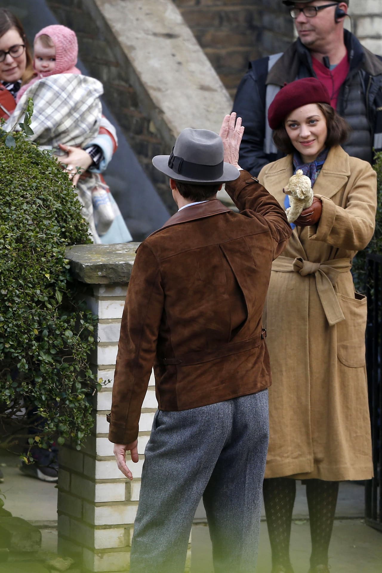 Lo que sí podemos ver en estas imágenes es que los actores tenían muy buena química en el set.