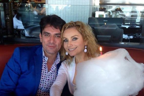 El informante reveló también que la actriz sufrió un aborto espontaneo en 2012.