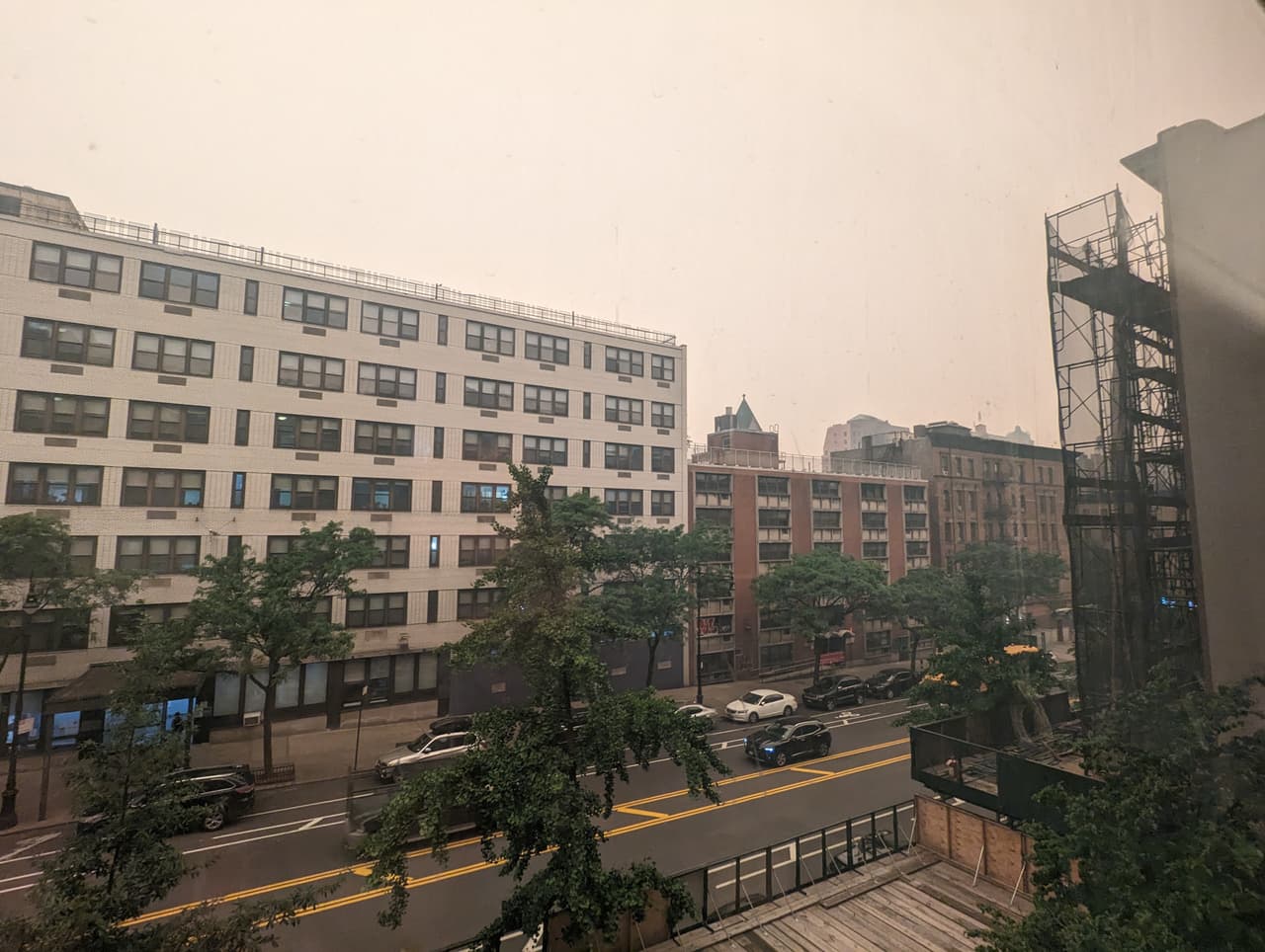 Las aletas por la calidad del aire están provocadas por una serie de factores, incluyendo la detección de contaminación por partículas finas, conocidas como “PM 2.5”, que pueden irritar los pulmones.