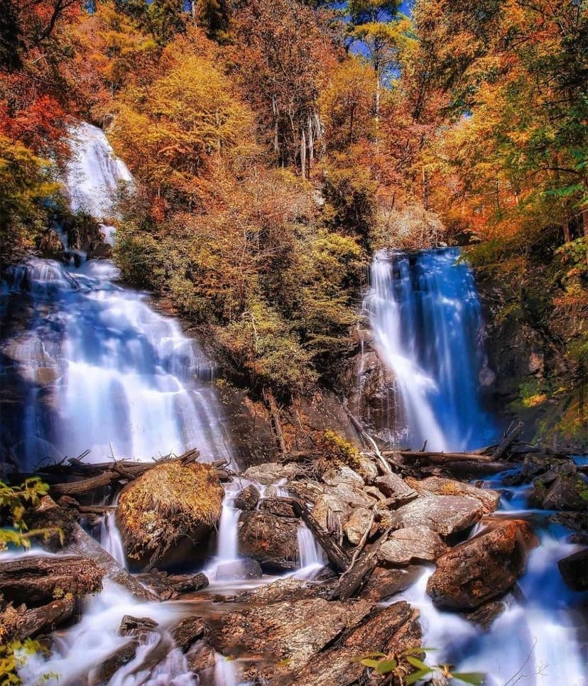 Por si fuera poco, y debido a su ubicación, Helen es perfecto para quedarse el fin de semana y visitar parques, bosques y atracciones turísticas naturales que abundan en la zona.