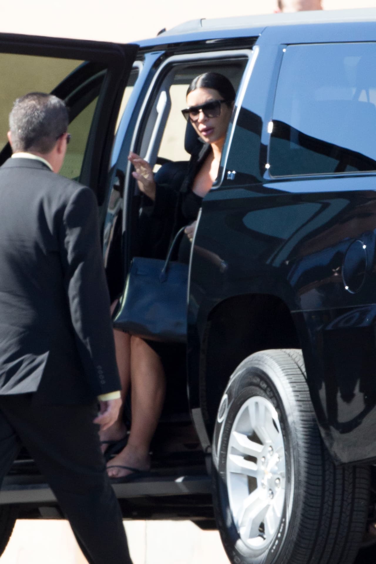 Las cámaras lograron captar la llegada de las Kardashian al hospital en el que se encuentra internado Lamar Odom.