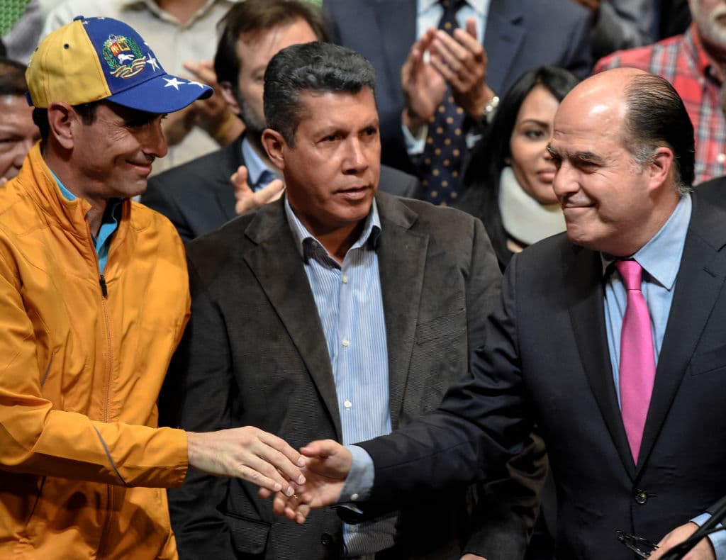 El único candidato opositor de elecciones presidenciales en Venezuela amenaza con retirarse