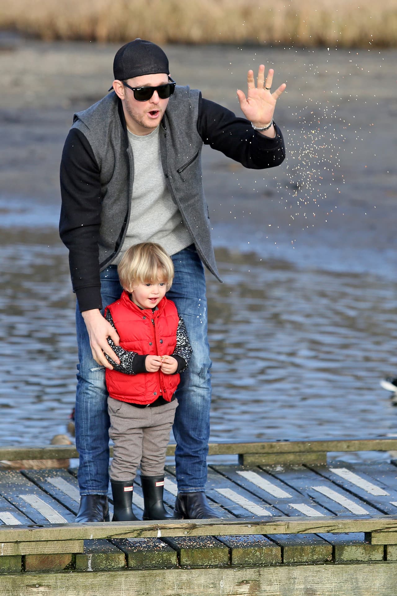 Les mandamos fuerza y bendiciones en este duro momento.