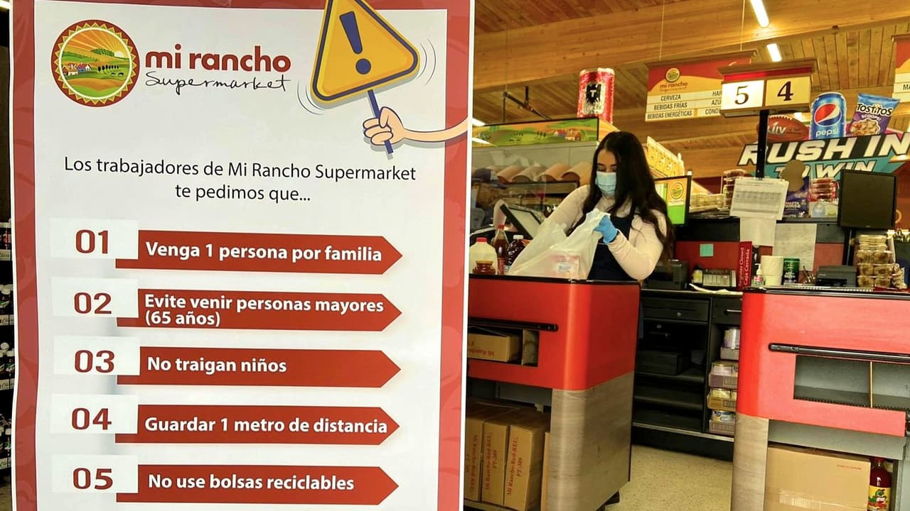 Lleva solo tarjeta para pagar y desinfectante: claves para protegerte del coronavirus al ir de compras