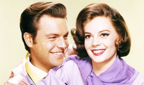 De hecho, se casó en dos ocasiones con el actor Robert Wagner, una vez en 1957, separándose en 1962, en medio de un escándalo en el que hubo mutuas acusaciones de infidelidad. Ella tenía 19 años el día de su primera boda y él 28.