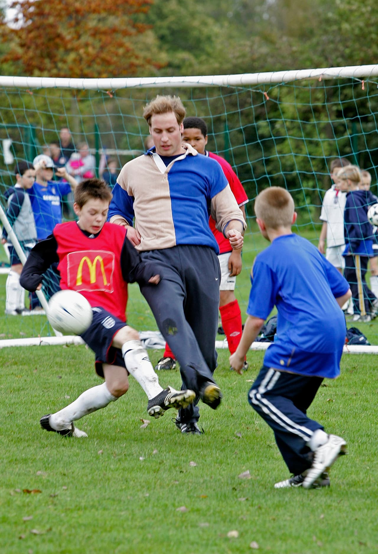 En cada oportunidad que tiene se lanza a la cancha, alberca, pista de atletismo... lo que sea.