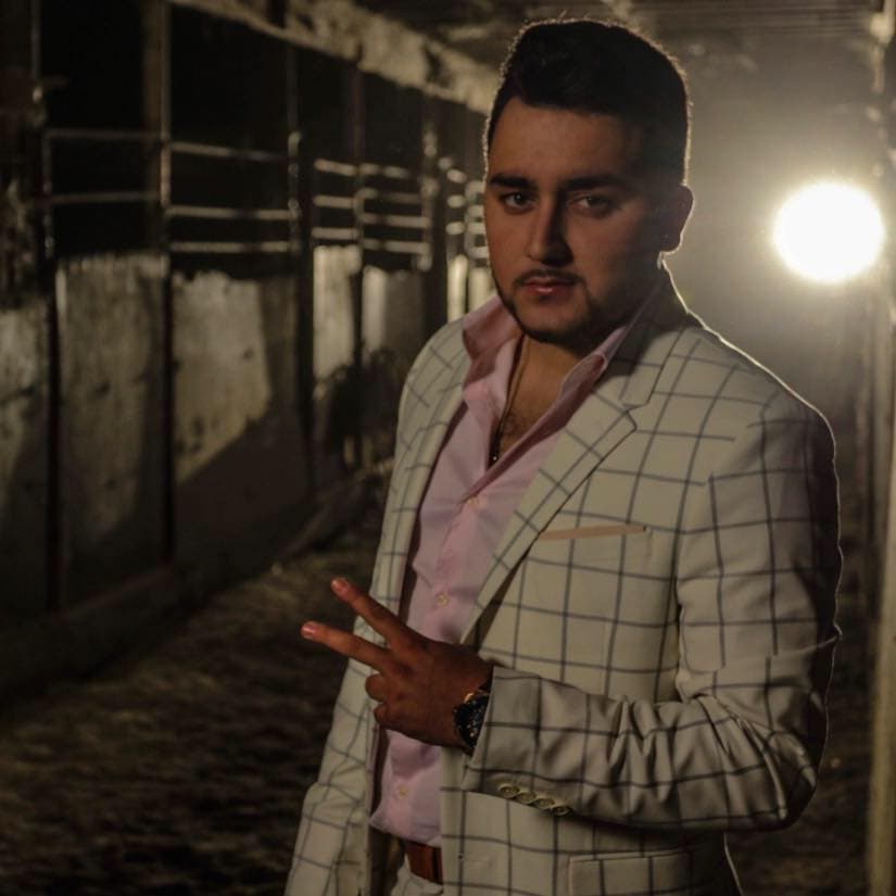 Kevin Ortiz, es de los 'mayorcitos' en esta 'camada' de valores juveniles del regional mexicano. Nació el 18 de septiembre de 1995, pero aún forma parte de los 'millennians' porque además de ser un talentoso cantante, cuenta con miles de seguidores en sus redes sociales.