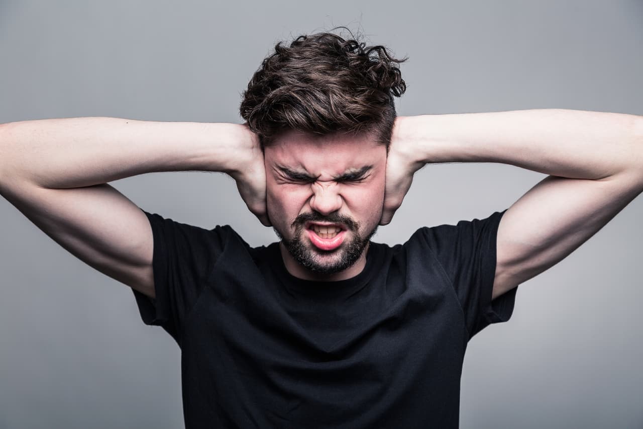 Peligros que debes evitar: La intransigencia. Empecinarte en encontrar la solución a tu manera sin escuchar opiniones de terceras personas que tienen más experiencia que tú.