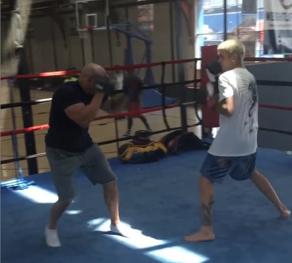 Una 
<b><a href="https://www.tmz.com/2019/06/20/justin-bieber-tom-cruise-ufc-fight-secret-phone-call/" target="_blank">supuesta llamada secreta</a></b> descrita por el portal informativo TMZ, confirmaría que el reto a una pelea estilo UFC que Justin Bieber lanzó a Tom Cruise, sí va en serio y no es solo una broma.