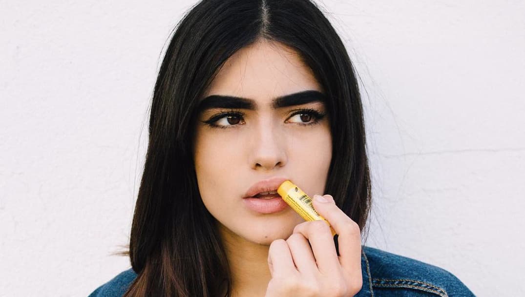 Del bullying a las pasarelas: Esta boricua sufrió por sus llamativas cejas y ahora son el secreto de su triunfo