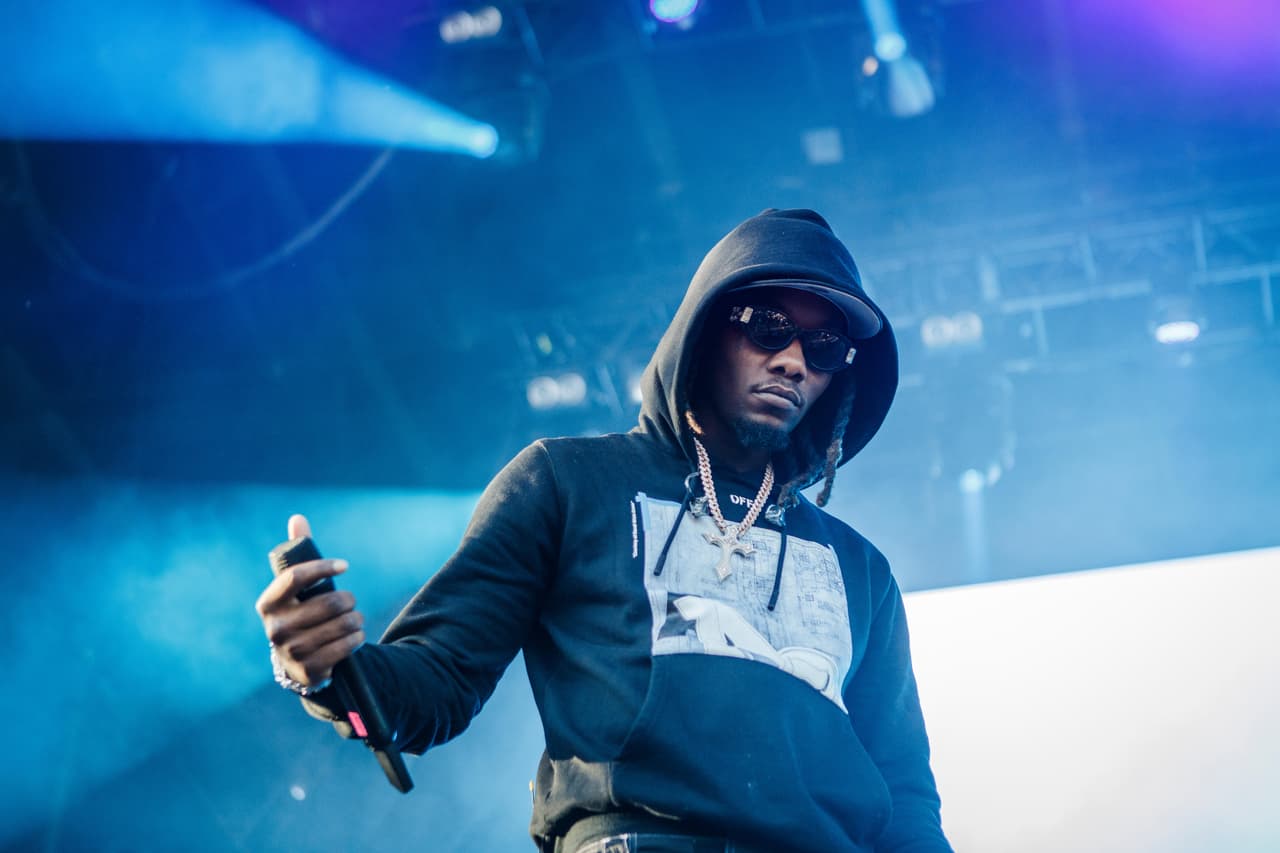 La detención ocurrió cuando él iba en su auto y la policía detectó que realizó un cambio de carril no permitido. Ese día se le encontraron tres armas dentro del auto, 107 mil dólares y casi 30 gramos de marihuana.