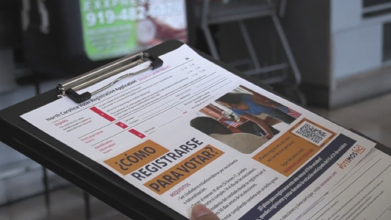 El Pueblo y La Tropicana realizan campaña de registro de votantes en Durham