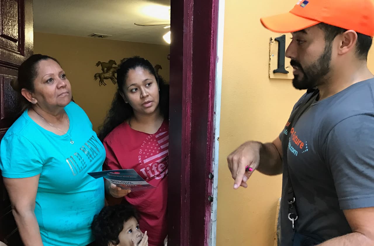 Un día a la caza de los últimos votos hispanos que pueden definir la victoria de Clinton en Florida