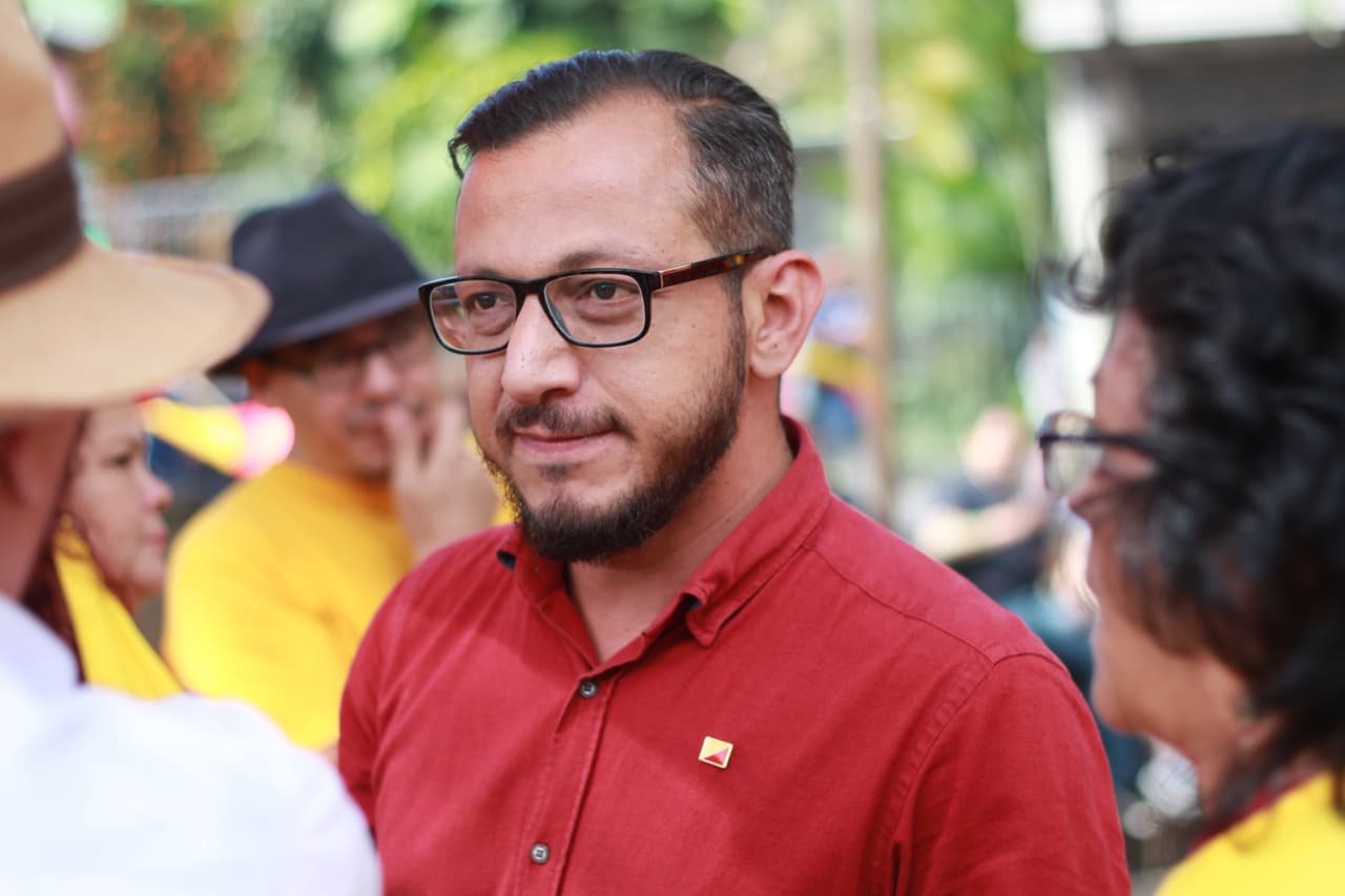 Este costarricense será el primer diputado abiertamente gay en un país enfrentado por el matrimonio igualitario