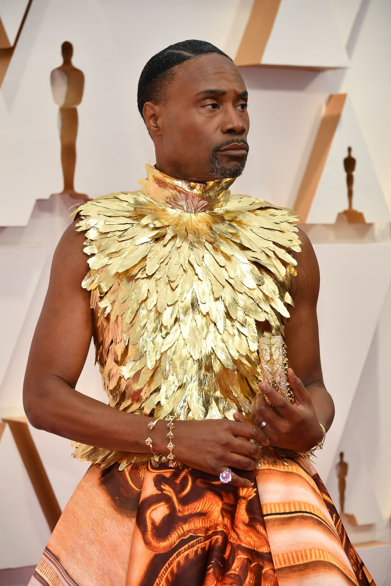 Al saber que su creación estaría en ese escenario dijo que le resultaba
<b>"muy conmovedor vestir a Billy"</b>.